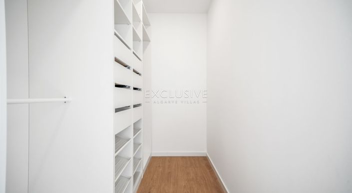 Image No.27-3 Bed Apartment for sale