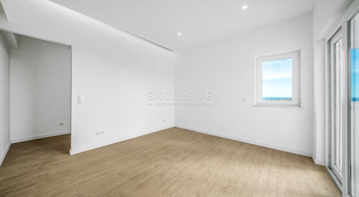 Image No.28-3 Bed Apartment for sale