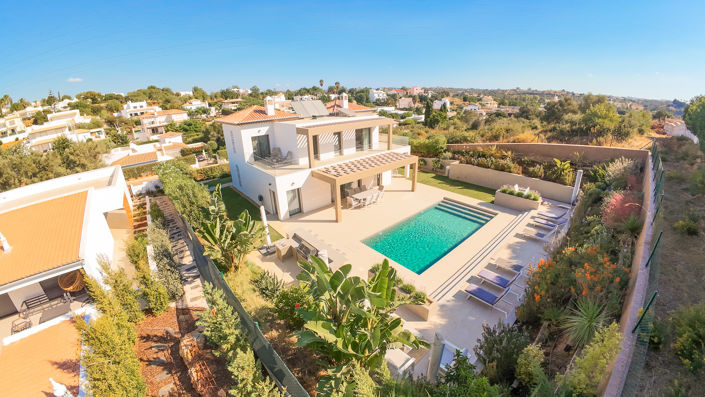 Image No.1-5 Bed Villa for sale