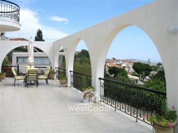 9708-large-veranda-facing-westfull