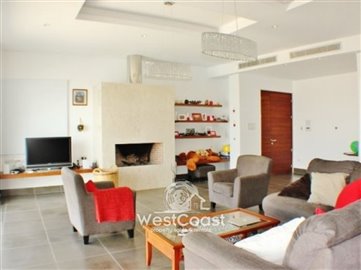 63823-luxury-5-bedroom-villa-mesa-chorio-paph