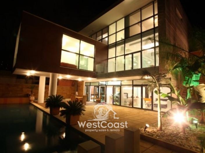 Image No.2-6 Bed Villa for sale