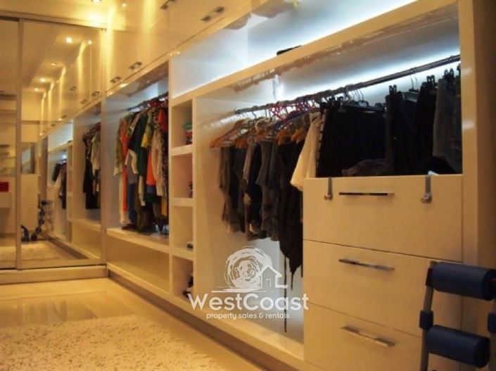 Image No.9-6 Bed Villa for sale