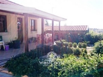 37537-for-sale-2-bungalows-of-2-bedrroms-each