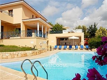 66143-5-bedroom-villa-with-privat-pool-in-cor