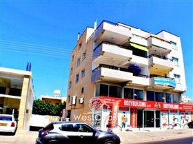 Image No.2-Commercial à vendre à Paphos