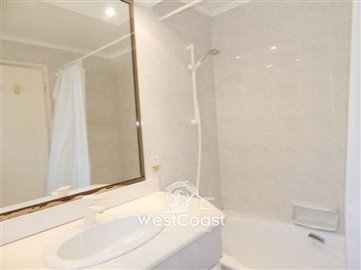 62019-5-bedroom-bungalow-with-panoramic-views