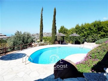 62011-5-bedroom-bungalow-with-panoramic-views