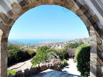 62012-5-bedroom-bungalow-with-panoramic-views