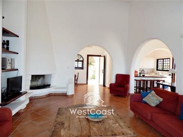 62015-5-bedroom-bungalow-with-panoramic-views