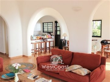 62017-5-bedroom-bungalow-with-panoramic-views