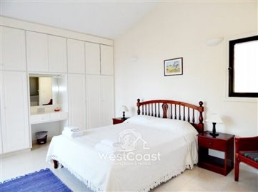 62018-5-bedroom-bungalow-with-panoramic-views