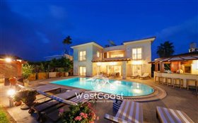 Image No.0-Villa de 8 chambres à vendre à Coral Bay