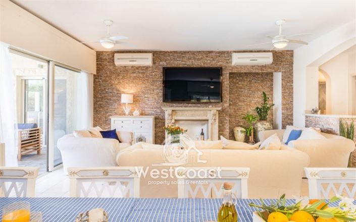 Image No.2-8 Bed Villa for sale