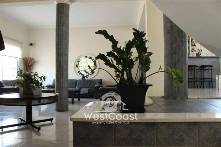 Image No.2-Villa de 5 chambres à vendre à Kato Paphos