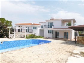 Image No.0-Villa de 7 chambres à vendre à Paphos