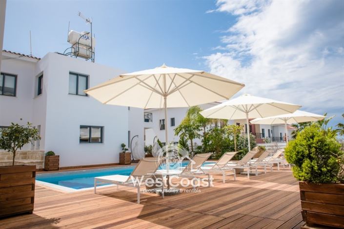 Image No.2-30 Bed Commercial for sale