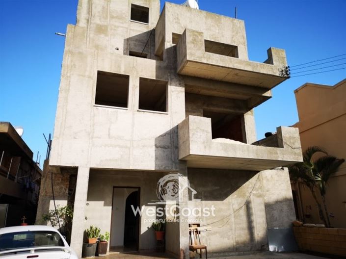 Image No.2-Commercial de 10 chambres à vendre à Yeroskipou