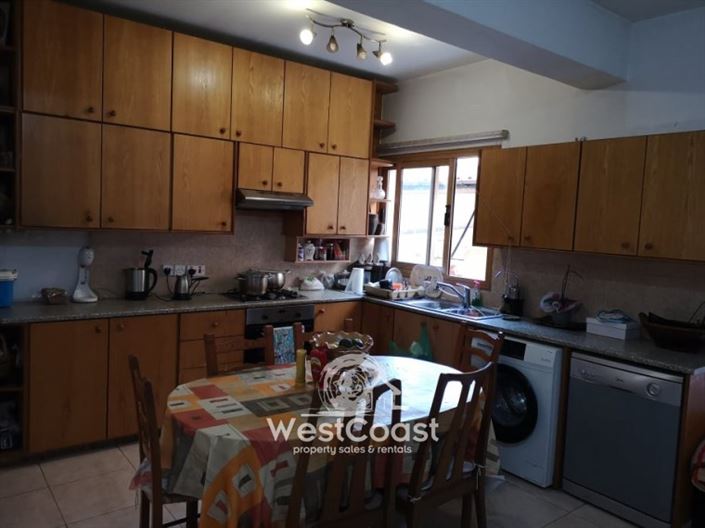 Image No.4-Commercial de 10 chambres à vendre à Yeroskipou