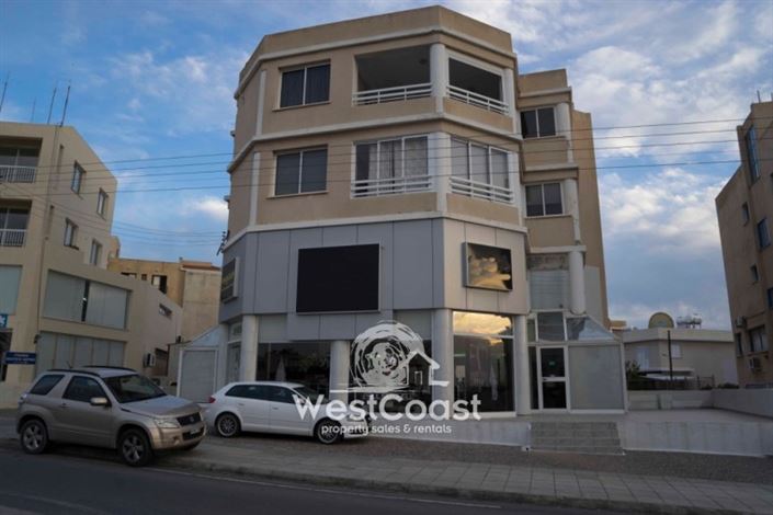Image No.1-Commercial à vendre à Paphos