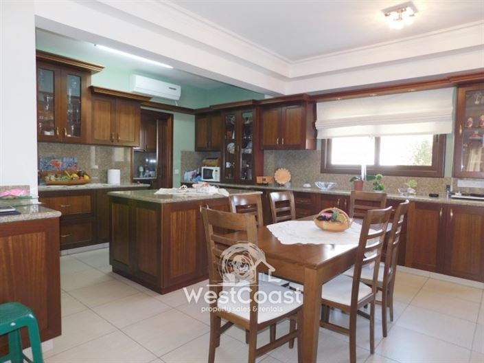 Image No.8-Villa de 4 chambres à vendre à Koloni