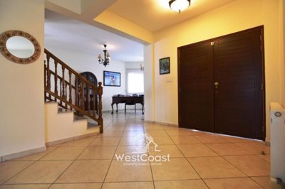 124968-detached-villa-for-sale-in-columbiaful