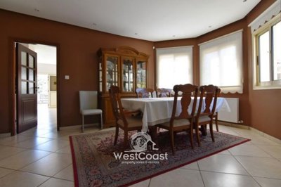 124966-detached-villa-for-sale-in-columbiaful