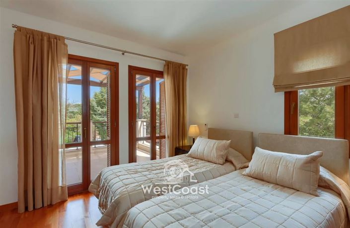 Image No.8-5 Bed Villa for sale