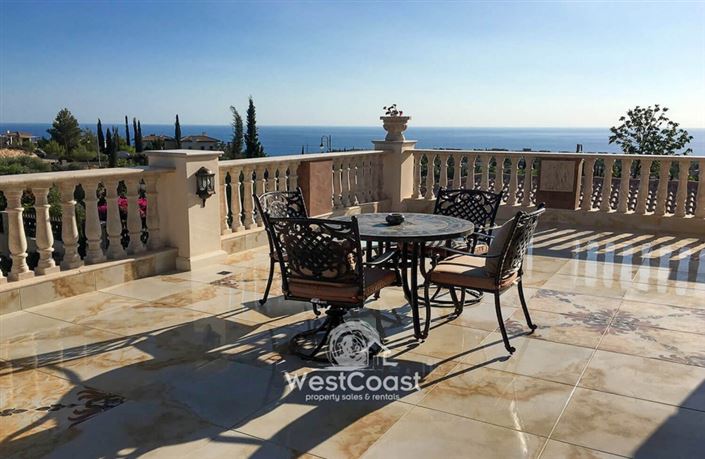 Image No.2-6 Bed Villa for sale