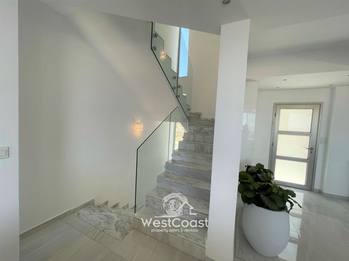 Image No.10-3 Bed Villa for sale