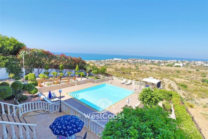 Image No.2-Villa de 5 chambres à vendre à Peyia