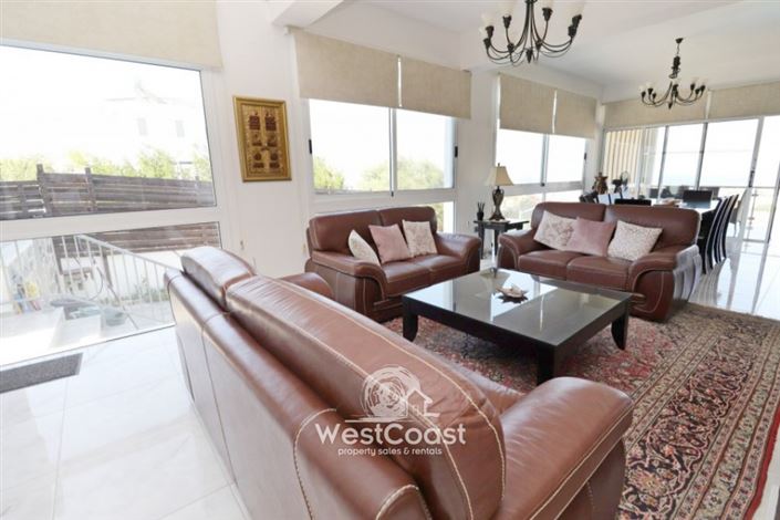 Image No.5-Villa de 5 chambres à vendre à Peyia