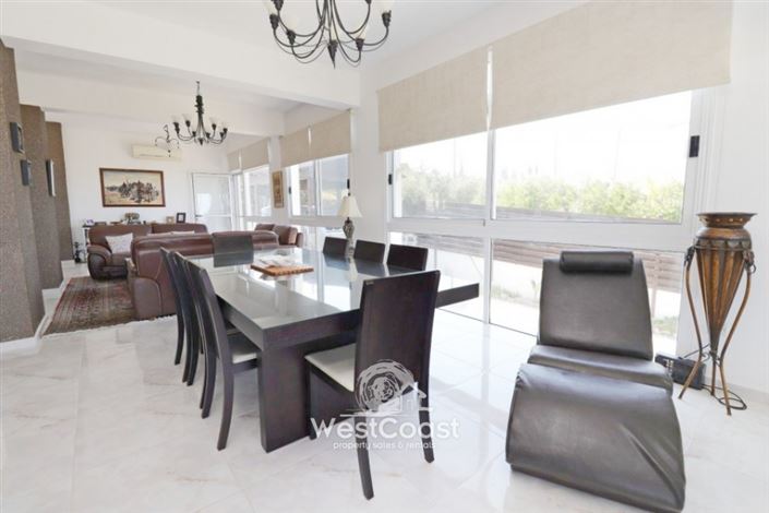 Image No.8-Villa de 5 chambres à vendre à Peyia