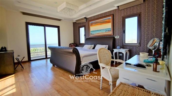 Image No.10-5 Bed Villa for sale