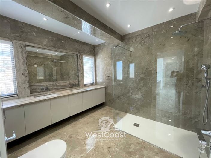 Image No.10-5 Bed Villa for sale