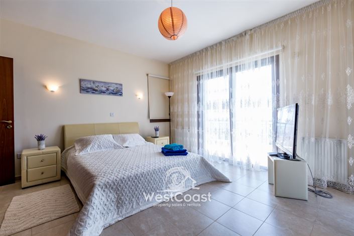 Image No.4-Villa de 4 chambres à vendre à Thrinia