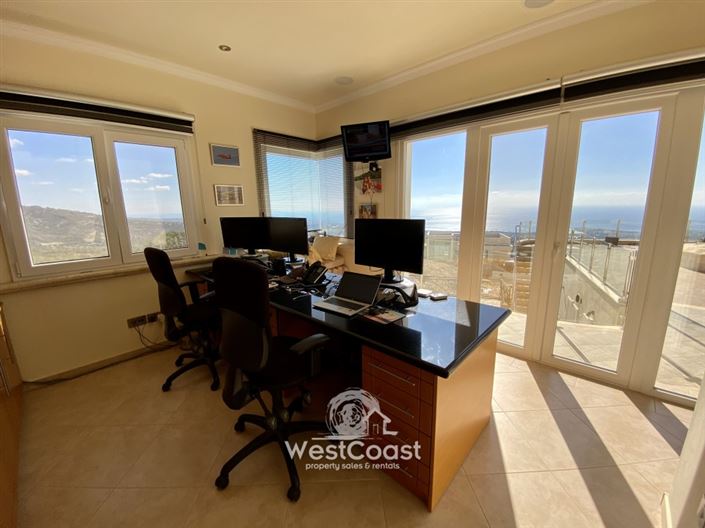 Image No.10-Villa de 5 chambres à vendre à Akoursos