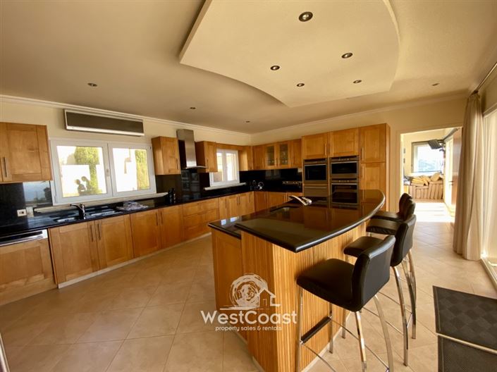 Image No.5-Villa de 5 chambres à vendre à Akoursos