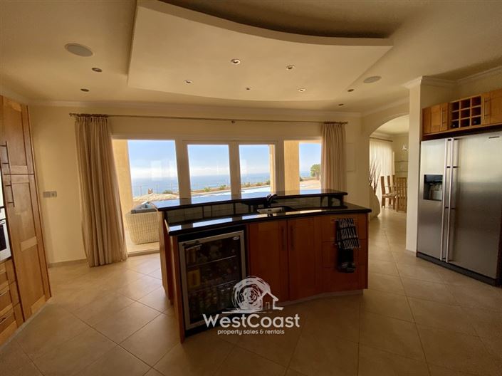 Image No.8-Villa de 5 chambres à vendre à Akoursos