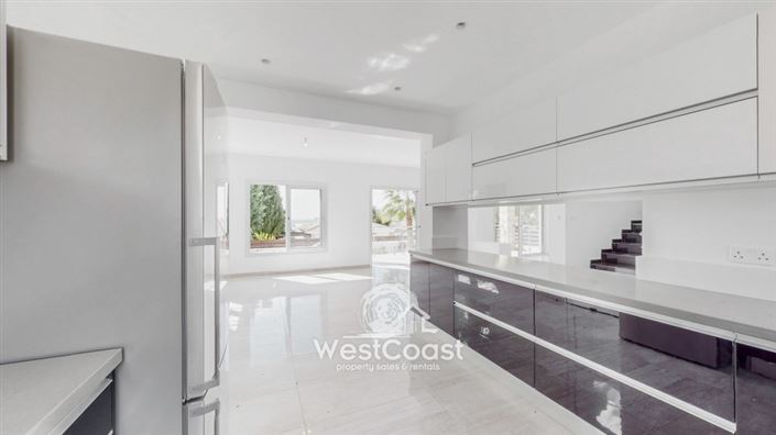 Image No.9-Villa de 5 chambres à vendre à Kissonerga