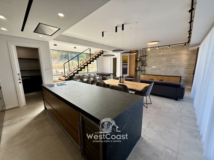 Image No.10-3 Bed Villa for sale