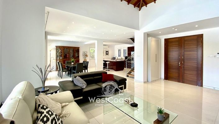 Image No.4-4 Bed Villa for sale