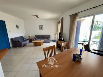 170989-town-house-for-sale-in-universalfull