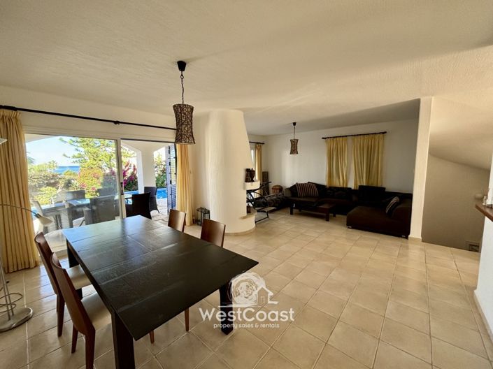 Image No.2-5 Bed Villa for sale