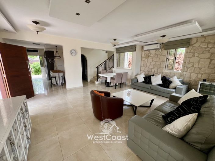 Image No.2-Villa de 4 chambres à vendre à Paphos