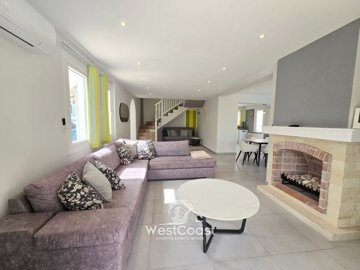180582-detached-villa-for-sale-in-coral-bayfu