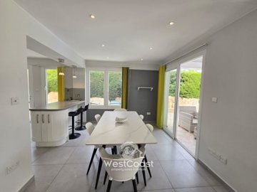 180585-detached-villa-for-sale-in-coral-bayfu