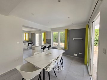 180586-detached-villa-for-sale-in-coral-bayfu