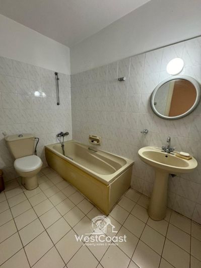 Image No.8-2 Bed Townhouse for sale