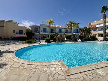 181335-town-house-for-sale-in-universalfull